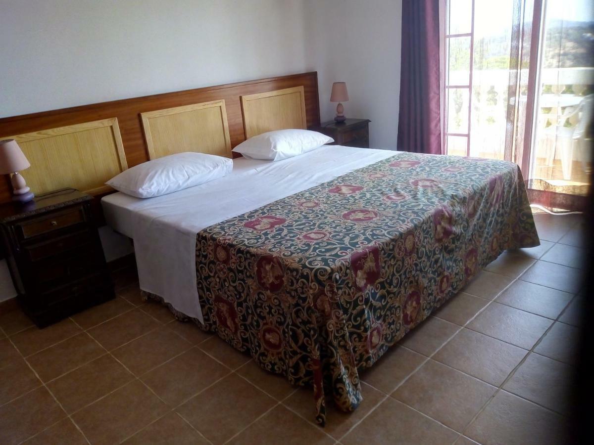 Rustic Villa Guesthouse Santa Bárbara de Nexe Dış mekan fotoğraf